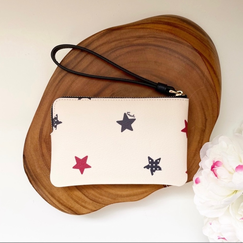 Coach Corner Zip Wristlet With Star Print - Picture 2 of 5